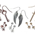 Skóra, ćwieki, krata w Gothic Rebel marki Claire’s