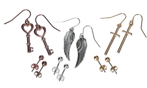 Skóra, ćwieki, krata w Gothic Rebel marki Claire’s