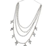 Skóra, ćwieki, krata w Gothic Rebel marki Claire’s