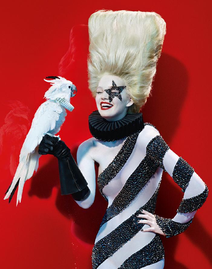 Sephora-Lady-Santa1
