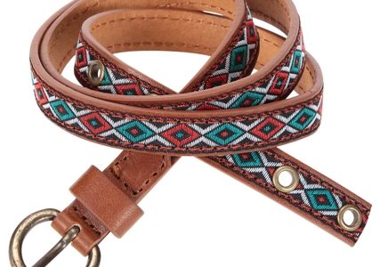 Azteckie wyraziste printy. Kwiaty, paski, napisy.