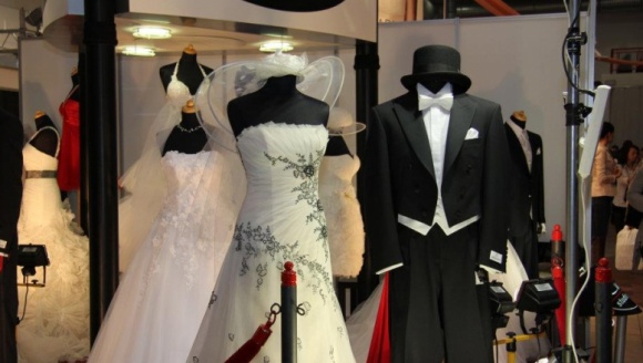 Najbliższa niedziela pod znakiem mody ślubnej LIFESTYLE, Moda - Już 26 stycznia 2014 roku przyszłe pary młode mają szansę wziąć udział w XXV Targach Ślubnych i tym samym zapoznać się z najnowszymi trendami obowiązującymi w modzie ślubnej.