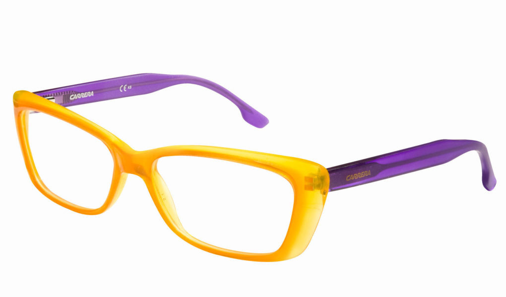 Plastikowe oprawki do okularów opanowały blogi modowe oraz ulice miast