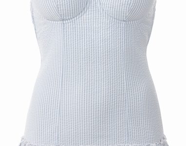 Atmosfera lata, nadmorskiej bryzy i zachodzącego słońca