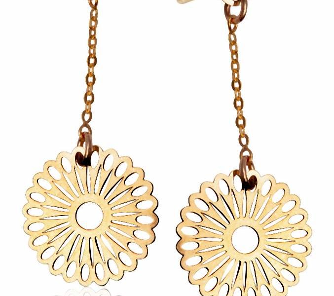 Złota biżuteria to nieodłączny element eleganckiego i kobiecego stylu