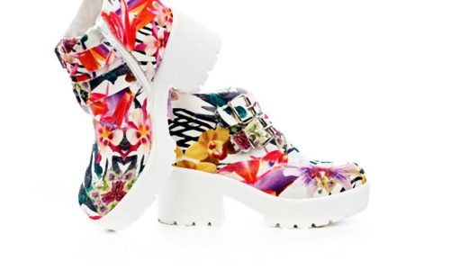 Materiał z pięknymi, florystycznymi printami przywodzi na naukę baśniowy krajobraz Włoch.