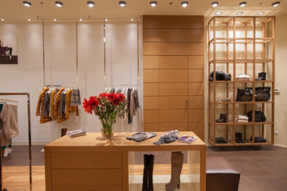 Włoski design najwyższej jakości LIFESTYLE, Moda - Za adaptację włoskiego projektu butiku Marella w warszawskim butiku marki odpowiada Forbis Group.