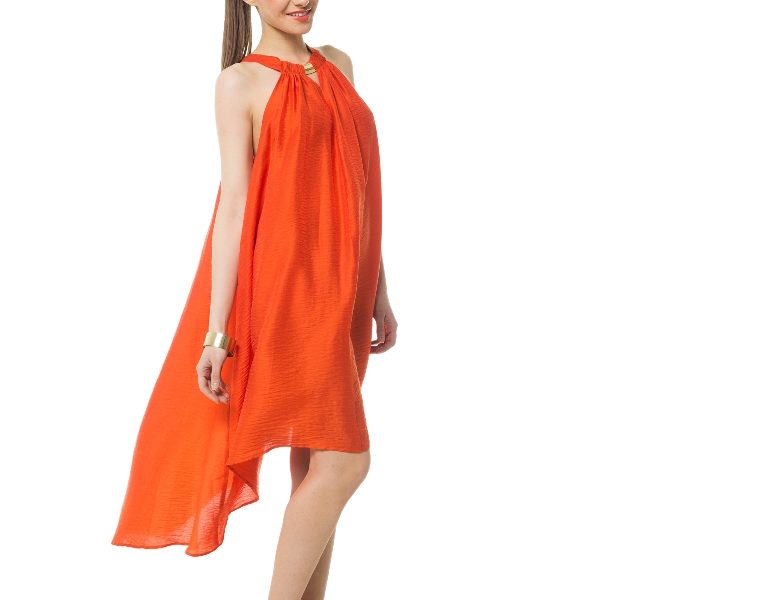 Transparentne materiały, dzięki którym w przyjemny sposób możemy odsłonić kawałek ciała