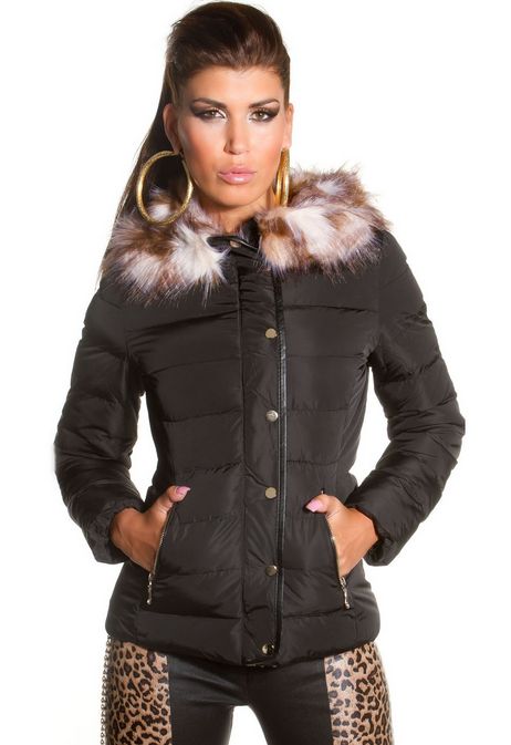 Kurtka z jasnym futerkiem