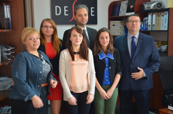 Wysiłek się opłacił – stypendia i płatne staże przyznane LIFESTYLE, Moda - Ponadprzeciętne wyniki w nauce, uczestnictwo w olimpiadach, ukończone kursy i zdobyte certyfikaty, a przede wszystkim pasja – tym wszystkim wyróżniają się uczennice „odzieżówki”, które zostaną objęte wsparciem finansowym od firmy Prestige Męski.