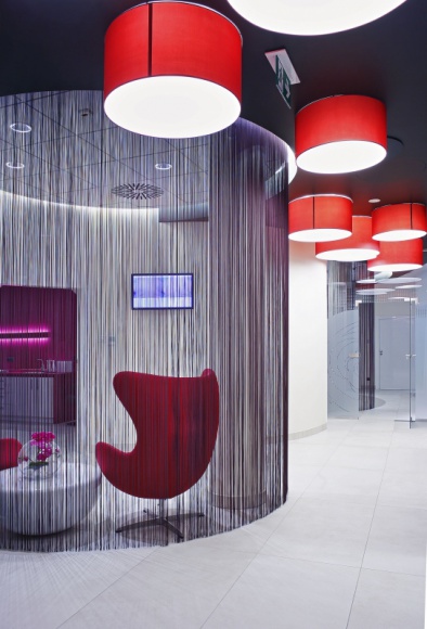 Fakty i mity o medycynie estetycznej LIFESTYLE, Uroda - Ciągle boimy się jednak efektu maski, blizn czy bólu, który może towarzyszyć zabiegom. Jak te obawy mają się do rzeczywistości?