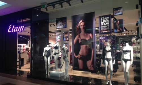 Zmysłowa i sportowa féminité od Etam