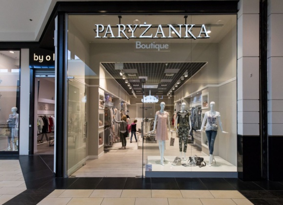To pierwszy taki butik we Wrocławiu LIFESTYLE, Moda - Trendy prosto ze światowych wybiegów, cenione marki, unikatowe, pojedyncze modele. W Magnolia Park otwarto butik Paryżanka. Klienci największej galerii handlowej na Dolnym Śląsku zrobią tutaj zakupy jako pierwsi we Wrocławiu.