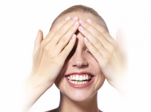 Zatrzymaj naturalną ekspresję twarzy! LIFESTYLE, Uroda - Wyraz twarzy może przekazywać naprawdę wiele uczuć i emocji, a dynamika ruchu odzwierciedla nasze indywidualne piękno. Niestety niektóre z metod walki z procesem starzenia, razem ze zmarszczkami, mogą odebrać nam bogatą mimikę twarzy.