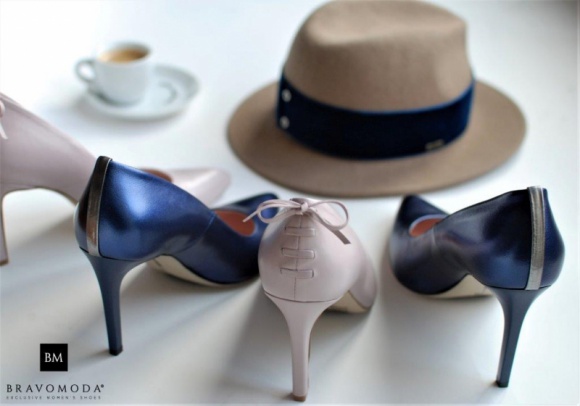 Obcas - król mody LIFESTYLE, Moda - Buty na obcasie są częścią garderoby kobiet od setek lat. Kiedyś miały dodawać centymetrów, dzisiaj dodają również pewności siebie. Panie noszące buty na obcasie podkreślają swoje stylizacje, a każdy nowy sezon to kolejne