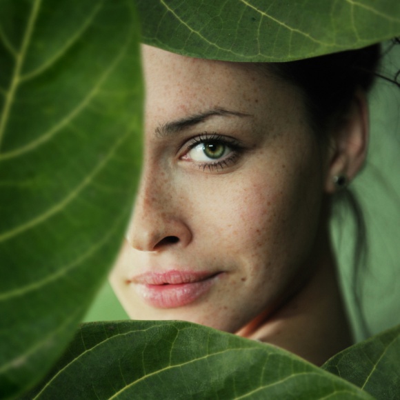 Regeneracja wprost z natury – błękitna krew LIFESTYLE, Uroda - Przesuszona po lecie, podrażniona po nieudanym zabiegu, a może po prostu poszarzała i bez życia? Podpowiadamy, co przywróci zdrowy i piękny wygląd skóry.