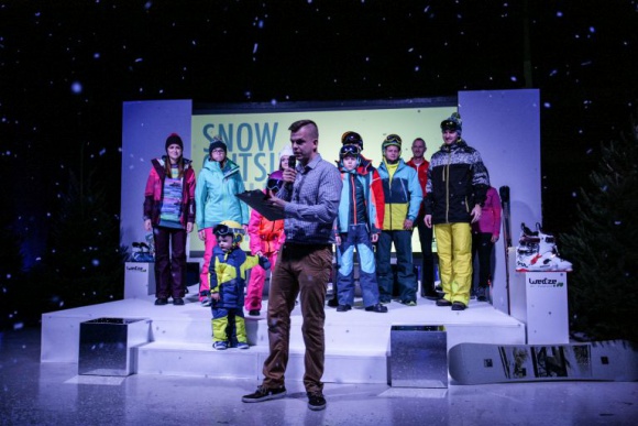 Pokaz nowej kolekcji Wed’ze by Decathlon ZIMA 2017/2018 LIFESTYLE, Moda - Prawdziwie zimową atmosferę stworzyli autorzy najnowszej kolekcji Wed’ze by Decathlon ZIMA 2017/2018 podczas pokazu mody inaugurującego tegoroczny sezon białego szaleństwa. Pierwsza kolejka górska odjechała 8 listopada br. ze stacji Studio Las w Warszawie.