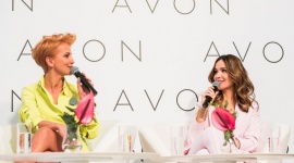 AVON się sprawdza! Nowa strategia i nowe gwiazdy marki