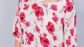 Owocowo, wygodnie i… odważnie – modowe trendy na wiosnę LIFESTYLE, Moda - Trendy lansowane przez wielkie domy mody i topowych projektantów nie każdemu muszą przypaść do gustu. Ale nic nie stoi na przeszkodzie, by zorientować się, co w „modowej trawie piszczy” i odrobinę się zainspirować.