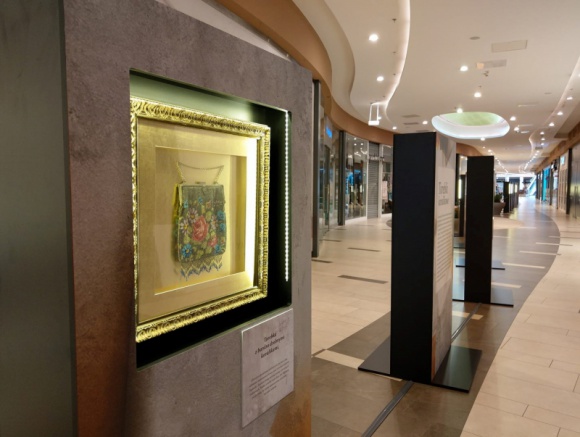 Torebki światowych marek w Avenidzie Poznań LIFESTYLE, Moda - Autorska wystawa kolekcji „Zawsze z kobietą” Doroty Wróblewskiej