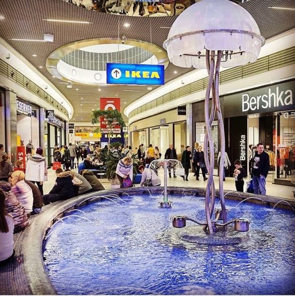 Modowe zakupy z rabatami w Porcie Łódź LIFESTYLE, Moda - W powietrzu powoli czuć już wiosnę, która zbliża się do nas wielkimi krokami. Czas zatem zrzucić zimowe ubrania i rozejrzeć się za lżejszą garderobą. Na wiosenne zakupy Port Łódź zaprasza do Centrum szczególnie podczas akcji promocyjnej „Szczęśliwa 13 – tka”.