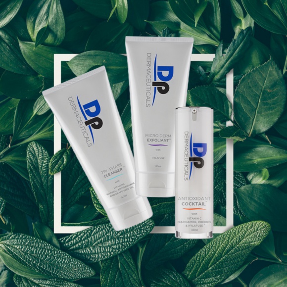 Cenne składniki w pielęgnacji cery! LIFESTYLE, Uroda - Od kilku lat kobiety mają coraz większą świadomość w kwestii pielęgnacji. Zgodnie z trendem eko coraz bardziej doceniany naturalne składniki – i bardzo dobrze, bo powinnyśmy sięgać tylko po to, co najlepsze. Co zatem wybierać?