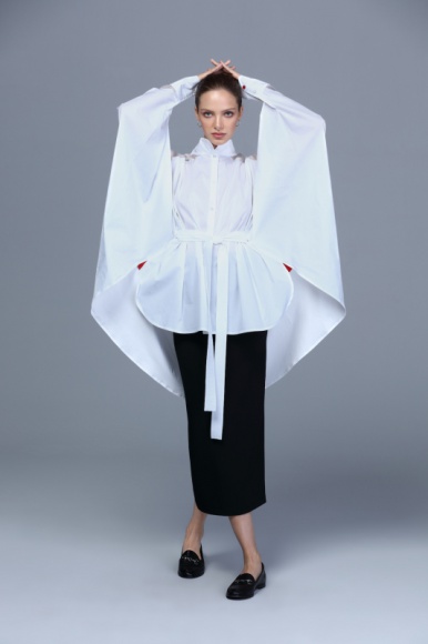 Must have w szafie każdej businesswoman LIFESTYLE, Moda - Moda – również biznesowa – ewoluuje, dlatego warto śledzić trendy. Co powinno znaleźć się w szafie współczesnej bizneswoman?