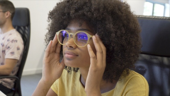 Okulary Barner - "must have" tego sezonu LIFESTYLE, Moda - Uwielbiamy proste rozwiązania przynoszące spektakularne efekty. Dokładnie tak jak pokochaliśmy wszystko to, co nie tylko dobrze wygląda, ale przede wszystkim jest po prostu wygodne.