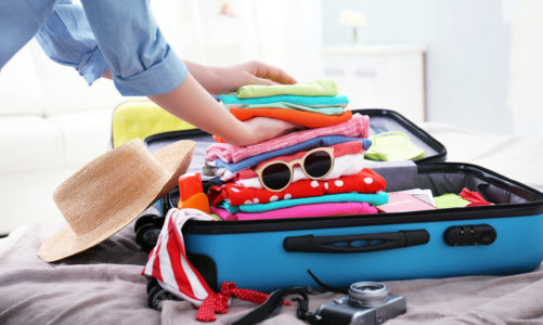 Czy warto pakować rajstopy na wakacje?