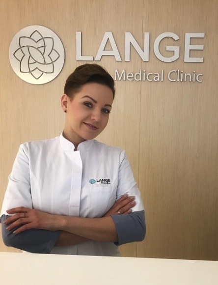 Peeling troficzny. W czym tkwi jego sekret? – rozmowa z ekspertem. LIFESTYLE, Uroda - Czy każdy peeling jest w stanie zdecydowanie poprawić wygląd skóry? O tym, dlaczego warto postawić na peeling troficzny opowiada nasz ekspert Ewelina Królewiecka kosmetolog z Lange Medical Clinic w Warszawie.