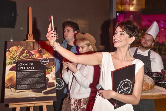 Za nami wieczór lokalnych wrażeń w Mercure Kraków Stare Miasto LIFESTYLE, Moda - W hotelu Mercure Kraków Stare Miasto odbyła się pierwsza odsłona Local Days By Mercure. Będące częścią kampanii #DiscoverLocal wydarzenie miało na celu pokazanie, jak marka hotelowa otwiera się na lokalną kulturę, tradycję i smaki.